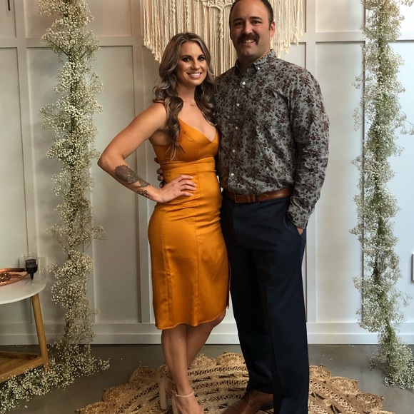 Textured satin plunging v-neck slip dress - Picture 4 of 5